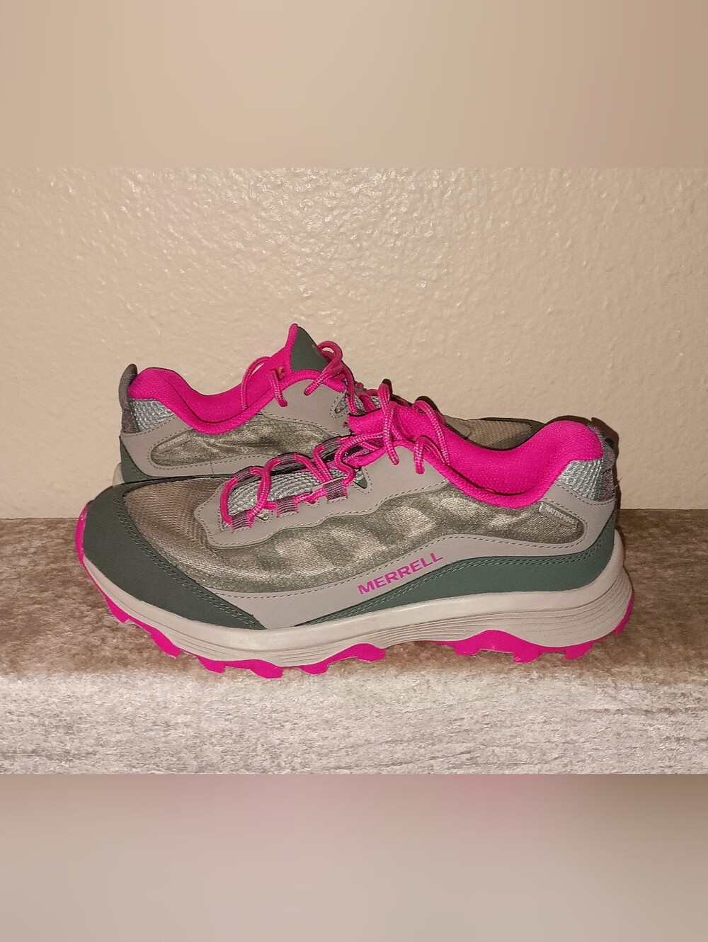 Merrell Moab Speed Low Waterproof Hiking Shoe. Big Kids Size 7 - Women Size 8.5